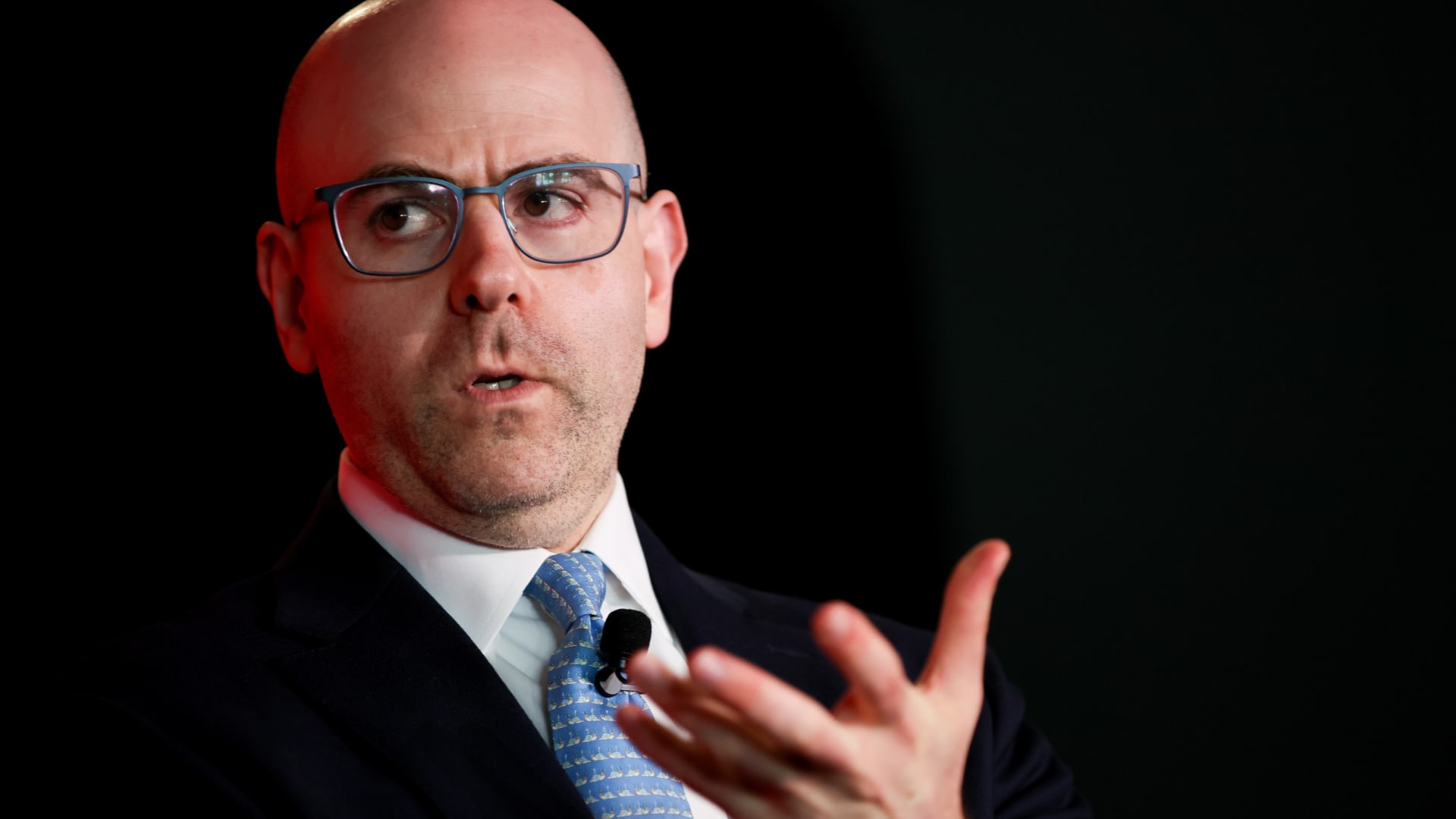 Miran Advocates for December Half-Point Rate Cut, Suggests Minimum Quarter-Point Reduction by Fed – Mirror Brief